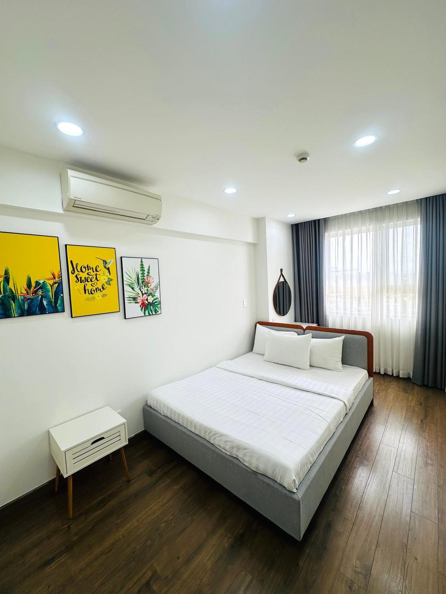 Căn hộ Three Bedrooms In Scenic Valley 2